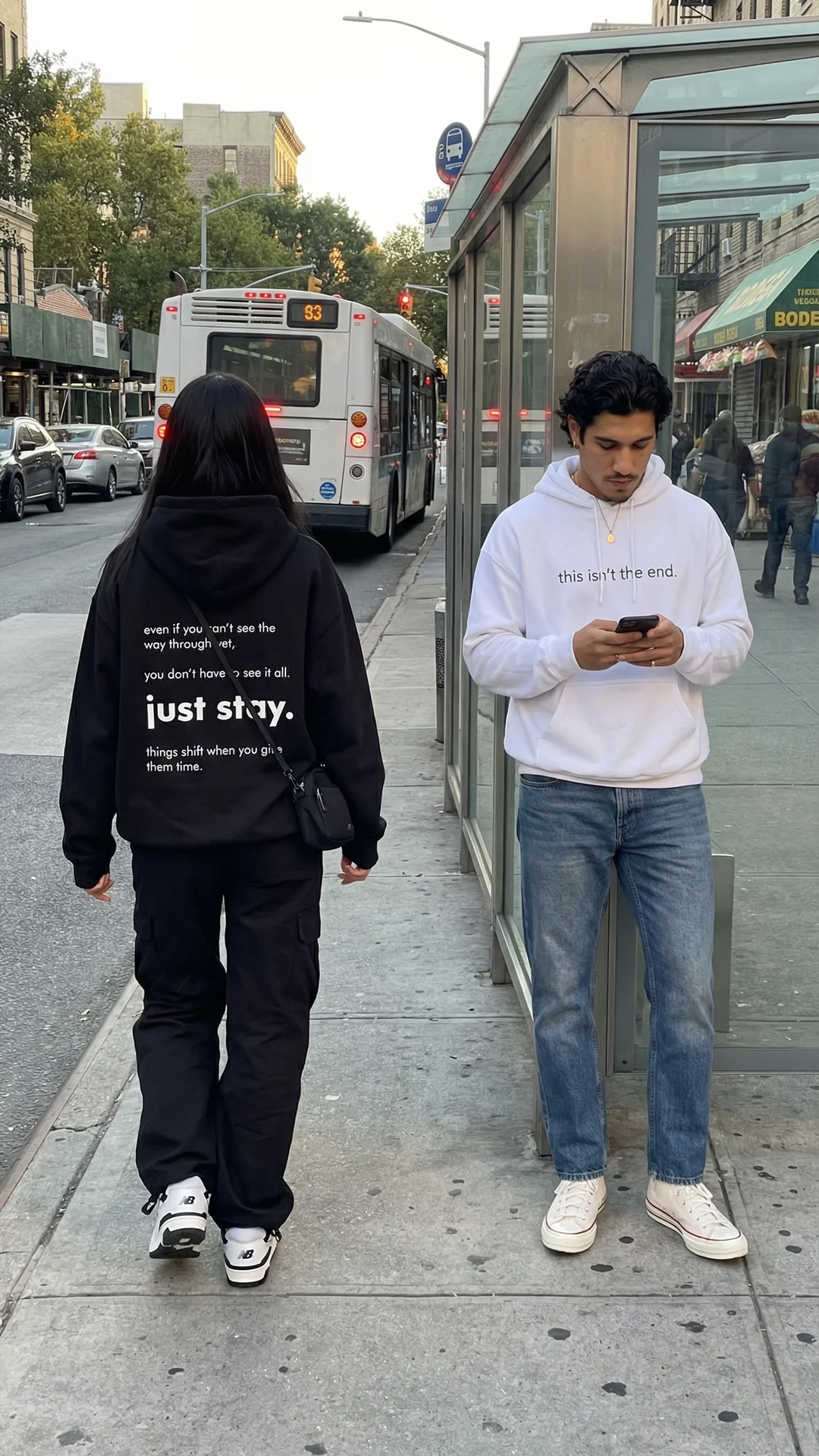 Sudadera con capucha "Este no es el final"