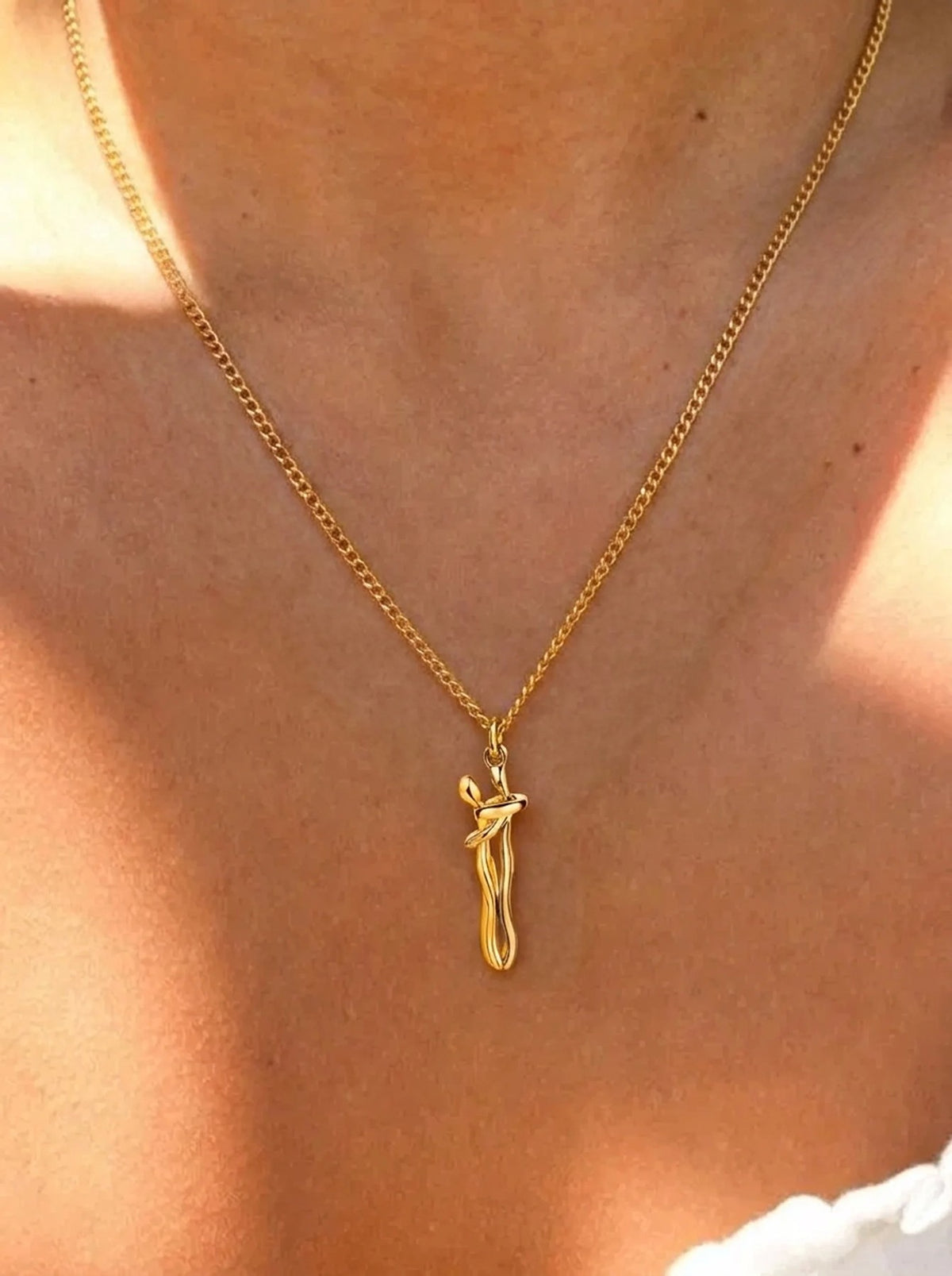 Hug Necklace